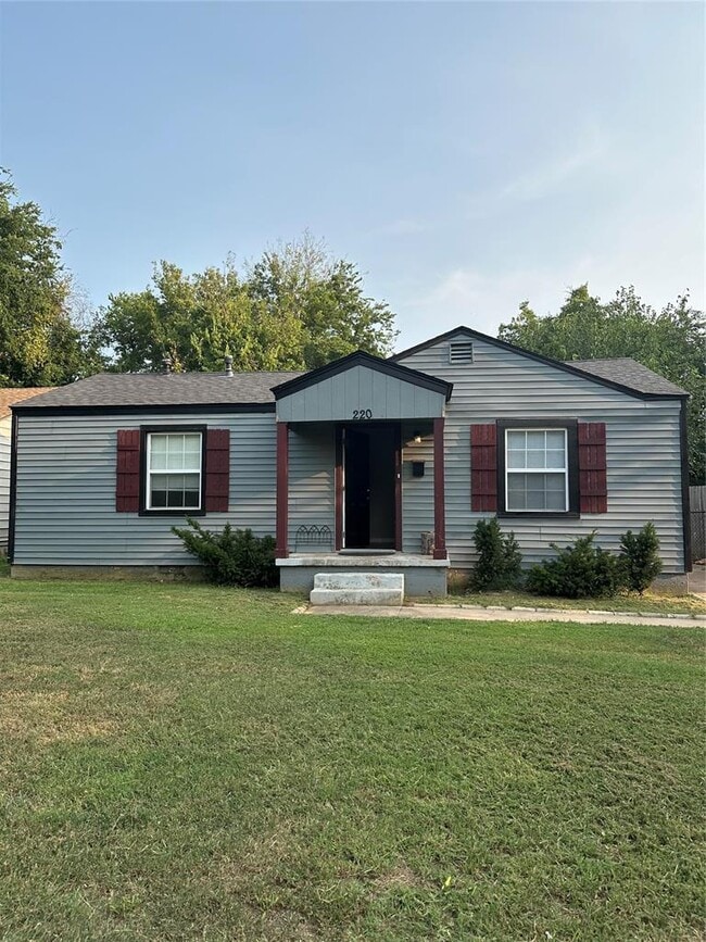 Photo - 220 W Jacobs Dr