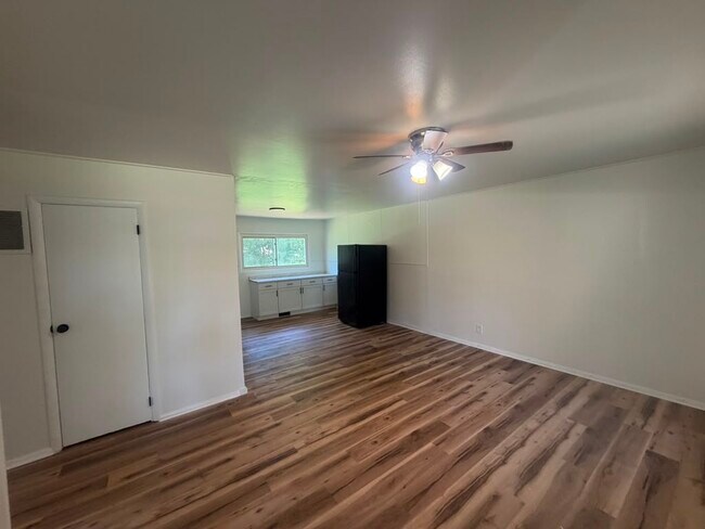 Photo - 3932 Bennett Dr