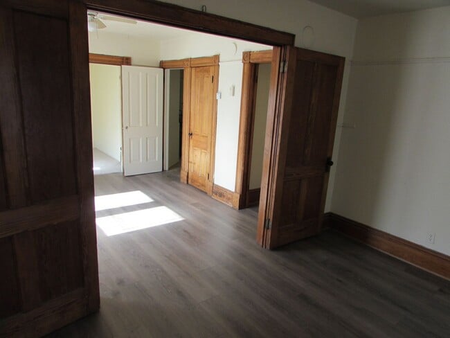 Photo - 828-830 E. Johnson Street