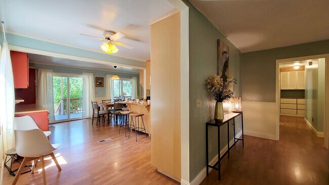 Photo - Escape to your riverside retreat!