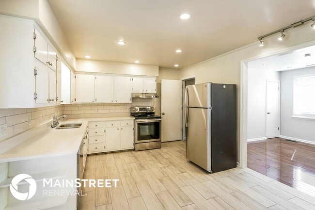 Photo - 3804 Scotwood Dr