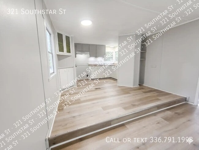 Photo - 321 Southstar St