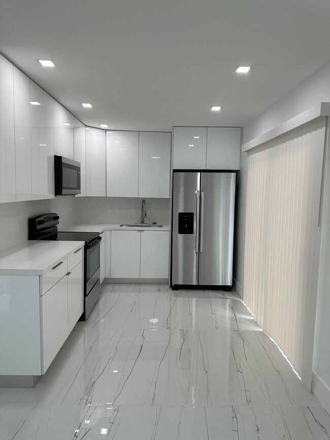1120 NW 128th St
