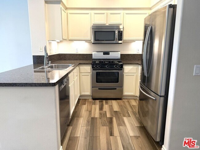 Photo - 27030 Victoria Ln