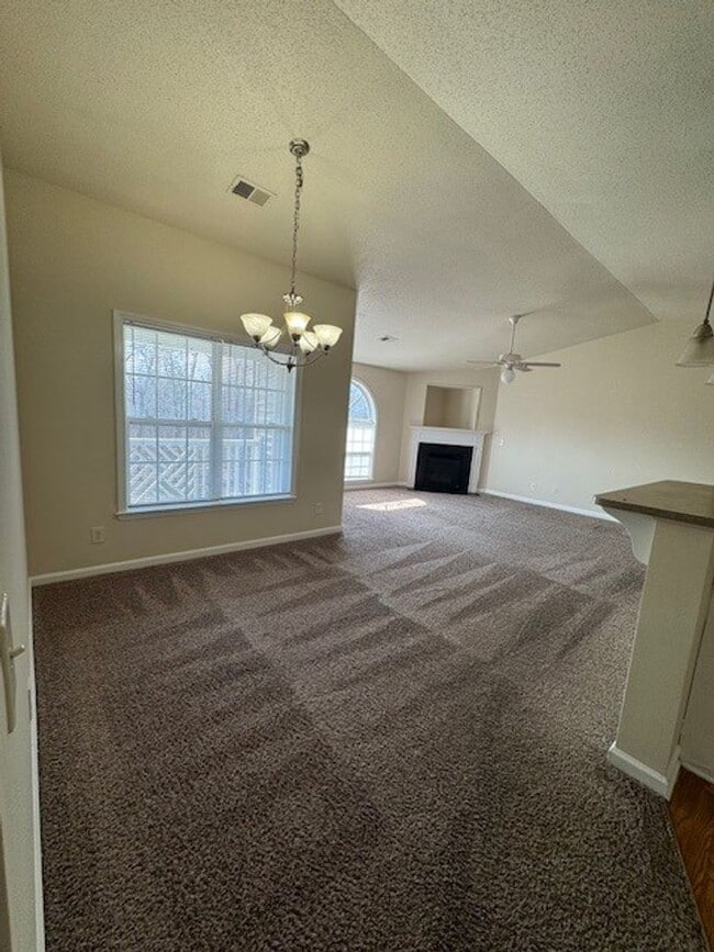 Photo - READY TO MOVE IN! 2 Beds 2 Baths!