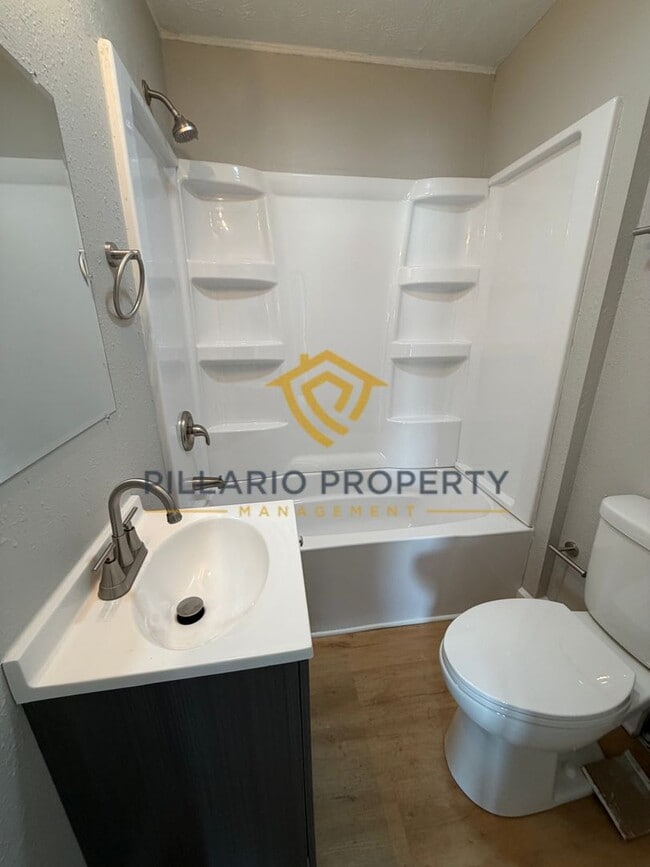 Photo - 711 W 22nd St Unit 711 W 22nd St -  1