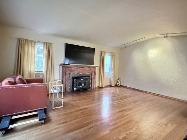 Photo - 3BD/2BA Classic Charming Home in Desirable Willow Glen