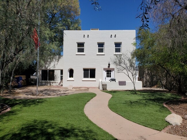 Photo - 1321 E Mabel St