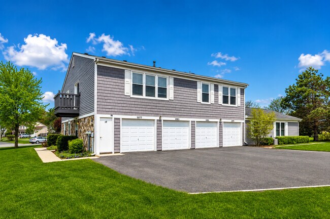 Building Photo - 1077 Glouchester Harbor Unit 1204