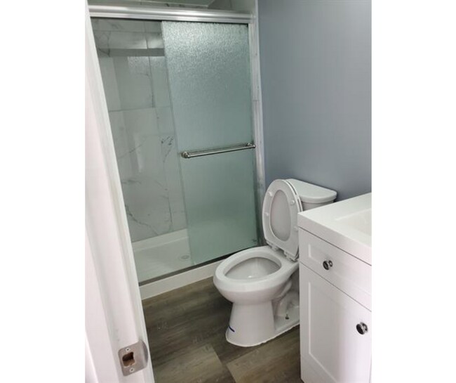 Photo - 2101 McHenry St Unit 6 Available $500 6