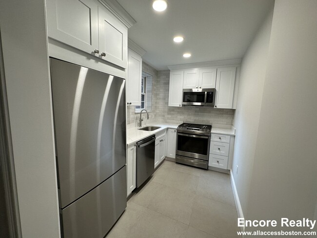 Building Photo - 35 Park St Unit 35 Park Street