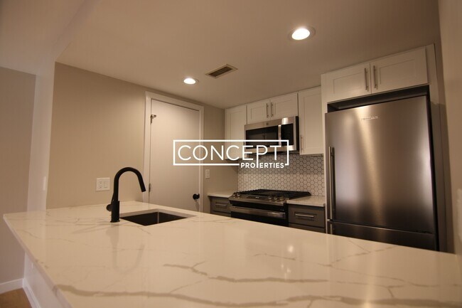 Photo - 1661 Washington St Unit 208