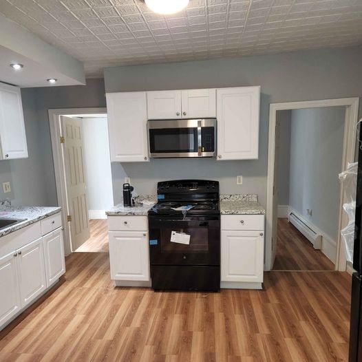 Building Photo - 536 Hall St