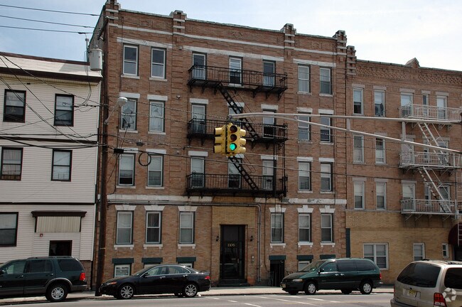 Photo - 1106 - OM-1106 New York Avenue LLC