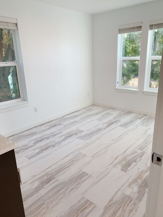826 N Garden St Unit 201