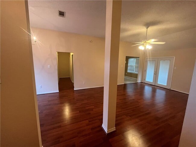 Photo - 1363 Kilearn Dr
