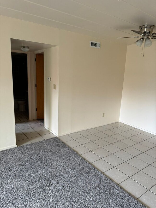 5th Ave Apartments