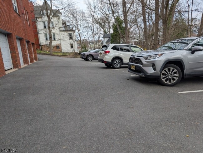Photo - 46 Mt Kemble Ave