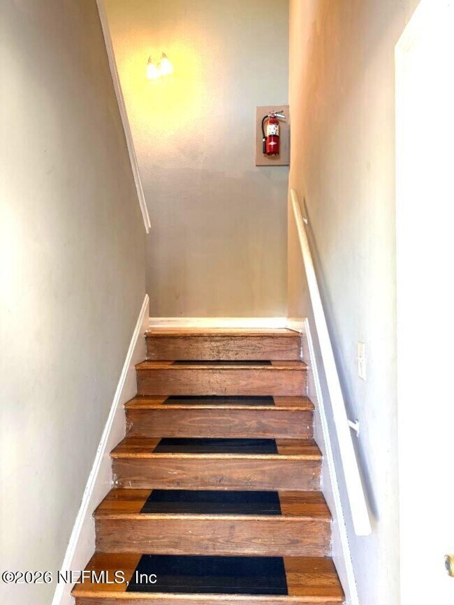 Photo - 2842 Sydney St