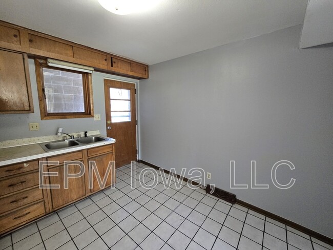 Photo - 804 W Mullan Ave