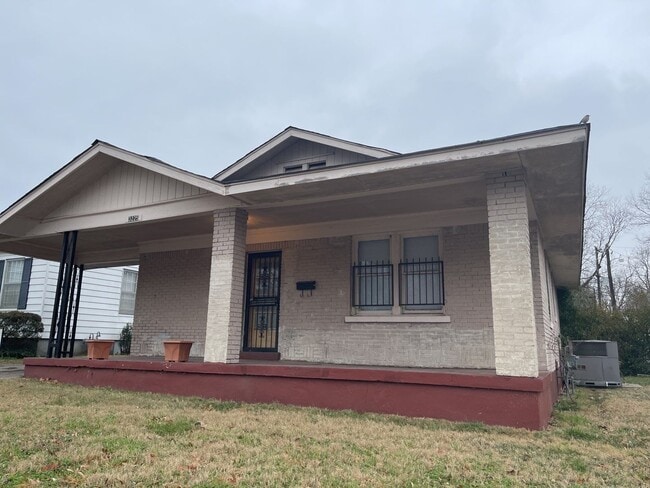 Spacious House in the U of M Area! Coming ... - Spacious House in the U of M Area! Coming ...