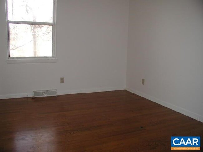 Building Photo - 113 Longwood Dr Rental