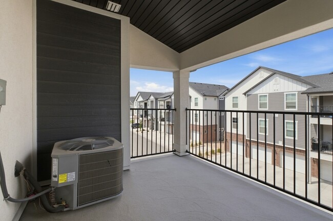 Photo - 858 Coulsen Dr