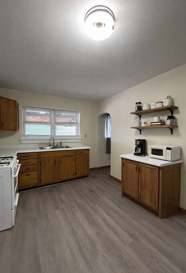 Photo - 18 Cleveland Ave Unit 1