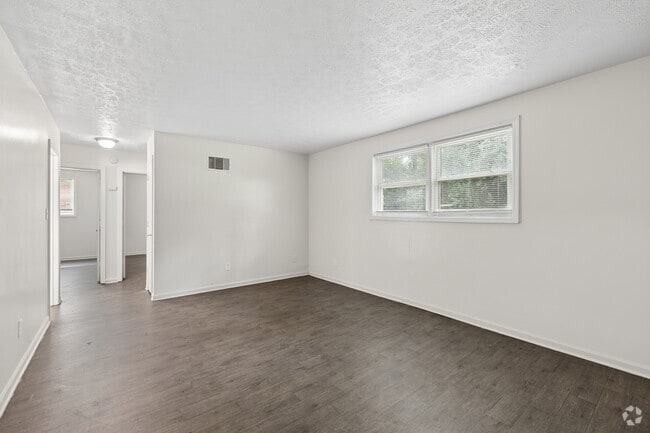 2BR, 1BA - 850SF - Living Room - Ashland Apartments - NEW Renovations