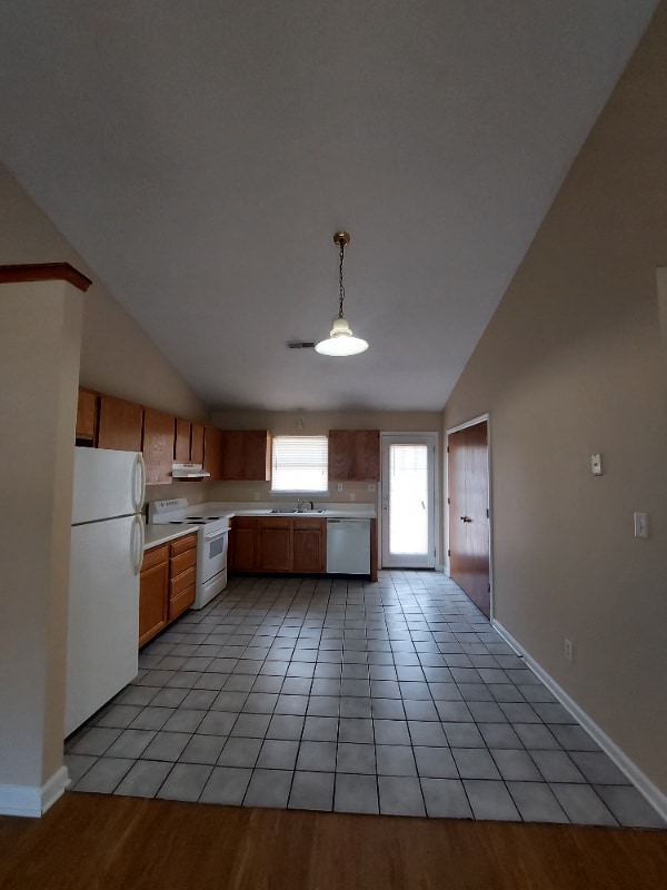 Photo - 220 Wyndham Cir