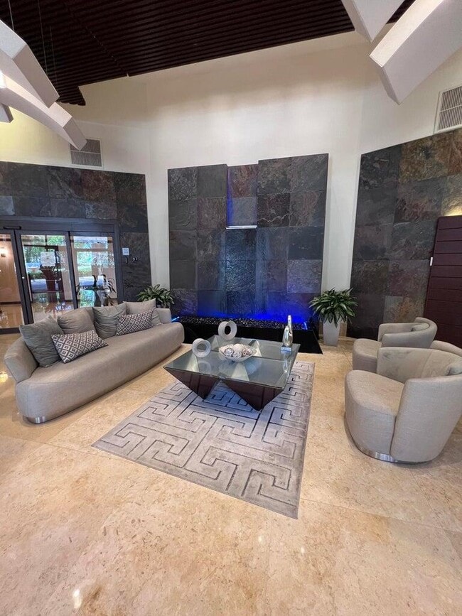 Photo - 3300 NE 191st St Unidad 205