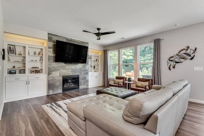 Photo - Bright, Modern, Spacious 4bd/3ba Home in Prime Scottdale Location