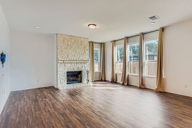 Photo - 716 Madalin Rue Ct