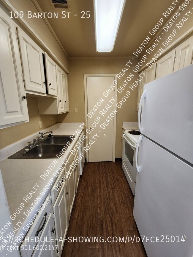 Home to Barton Oaks Apartments 25... Unit 25 Little Rock, AR