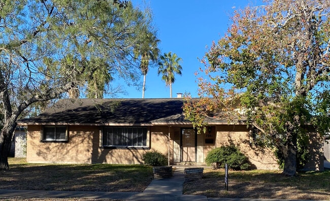 Building Photo - 7041 Hathor Dr