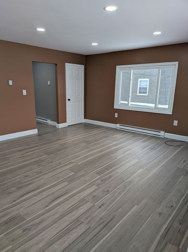 Photo - 1520-1524 Sanderson Unit 1524 Sanderson # 1 (2Bed)