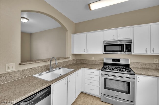 Photo - 1900 N Torrey Pines Dr Unidad 212