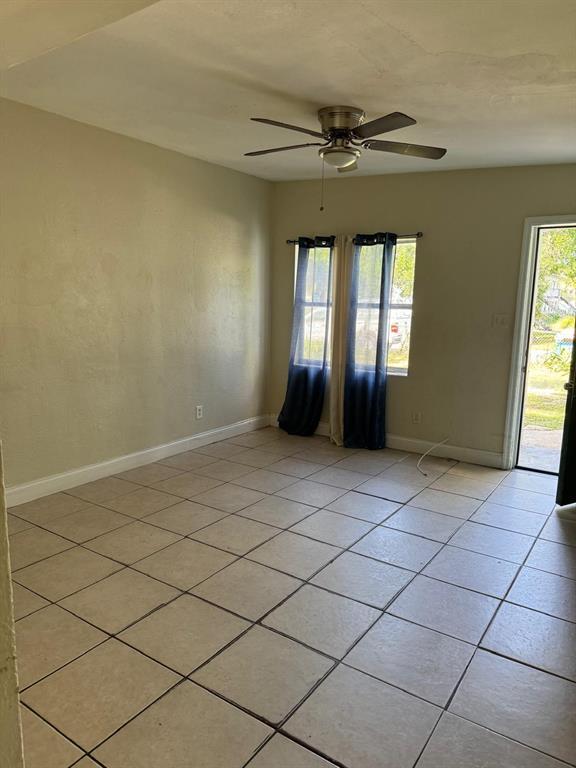 Photo - 525 Sunset Dr