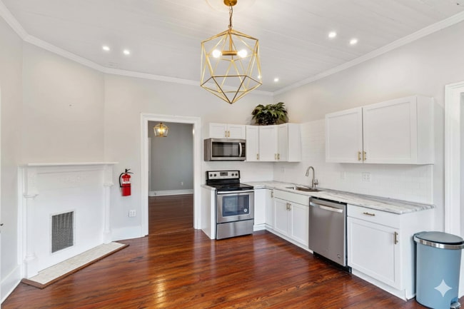 Photo - 2054 Walton Wy