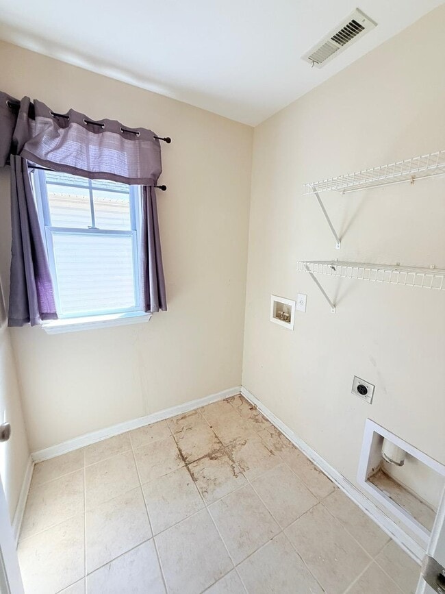 Photo - 915 Oglethorpe Dr