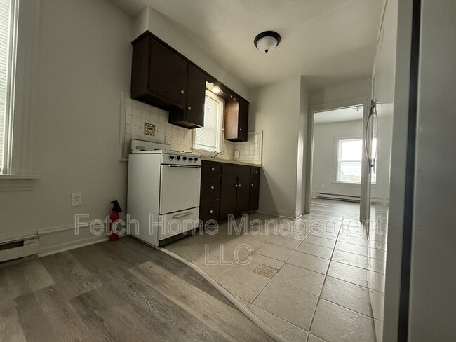 Photo - 736 E King St
