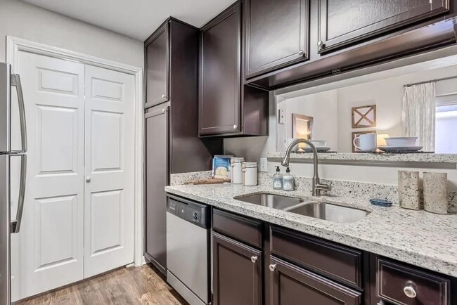 Photo - Pet-Friendly Comfort with Savings! Unit MOWR