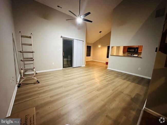 Building Photo - 323 Georgia Ct Rental
