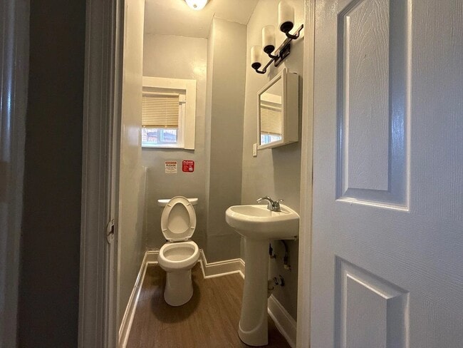 Photo - 1625 Appleton St