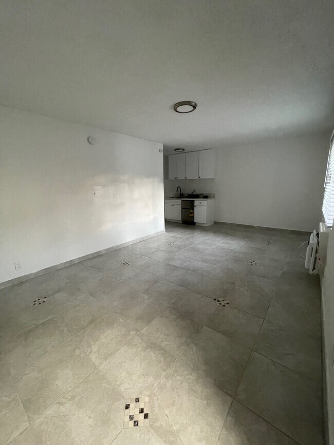 Zelzah Avenue Apartments