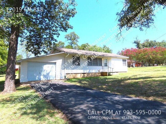 Building Photo - Country Living- City Close! Charming 3 Bedroom, 1 Bath House