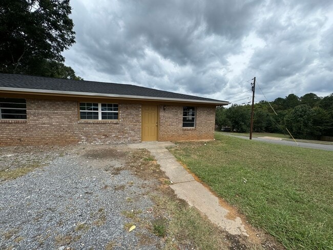 Building Photo - Wadsworth Apartments Unit 100 Apartment A
