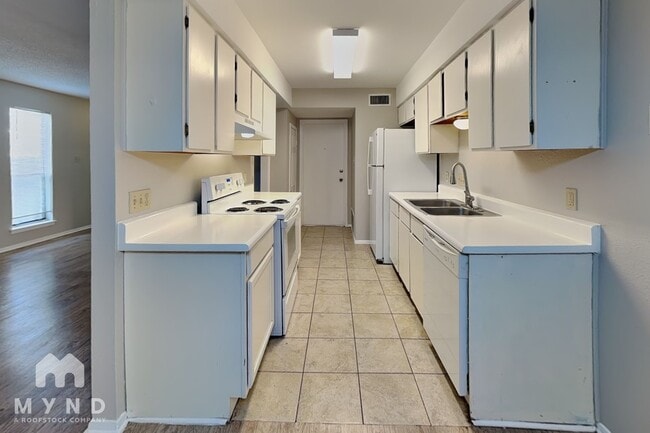Photo - 2300 Berkett Dr Unit B