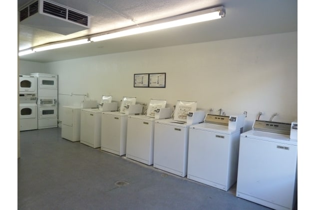 Laundry Room - Decatur Point