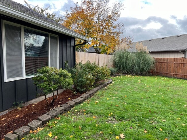 Photo - Beautiful 3 bedroom 2 bath house in Eugene!